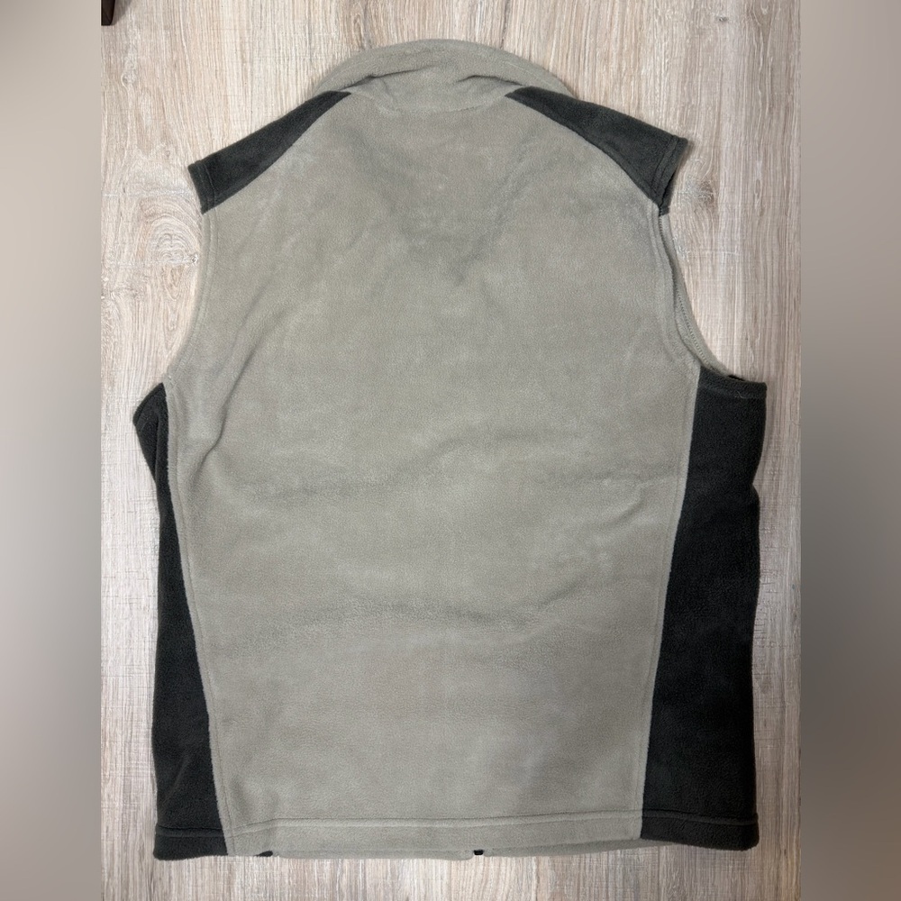 Columbia Men’s Fleece Vest Size M Taupe Gray Zip Up Outdoor Hiking Layer Warm - Picture 7 of 7